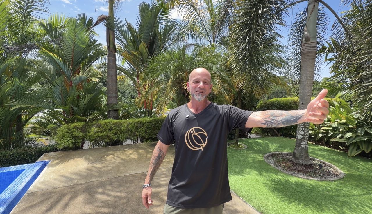Mark Savoia of Costa Rica Playbook on camera